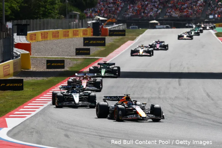 <i>Verstappen had gewoon voor Russell mogen blijven rijden.</i>