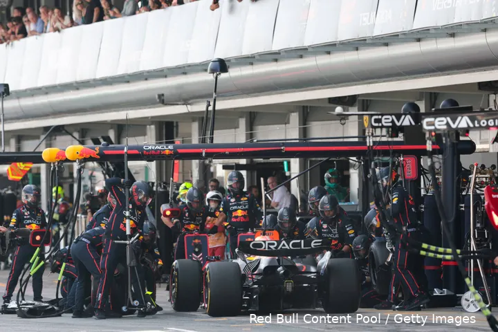 max verstappen spanje rb21 red bull racing 1 pitstop 122