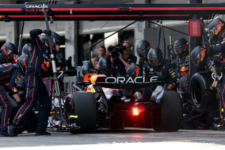 <i>Red Bull haalt de harde banden van stal.</i>