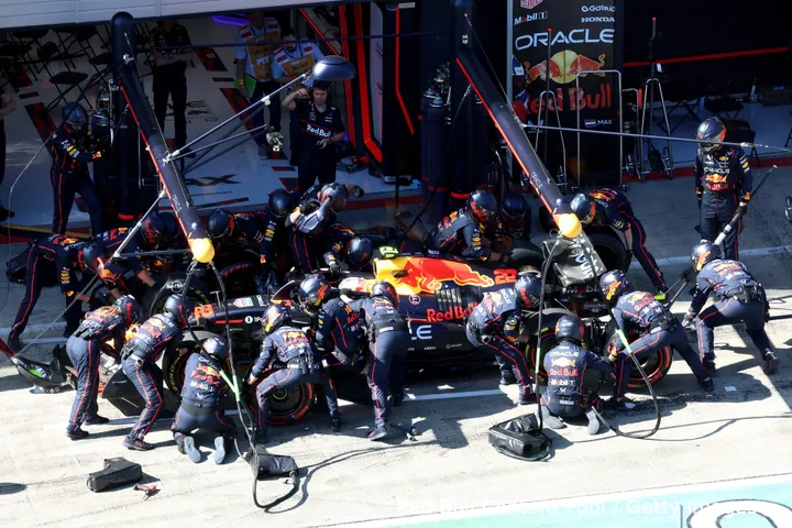 yuki tsunoda pitstop red bull racing oostenrijk 125