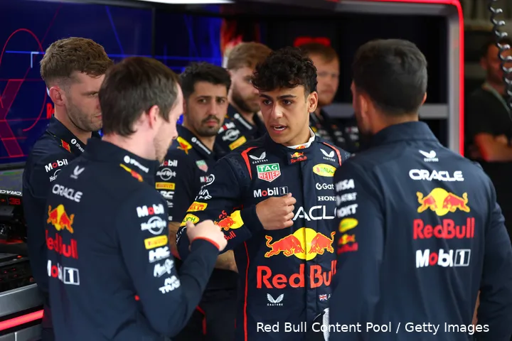 arvid lindblad silverstone red bull racing 114