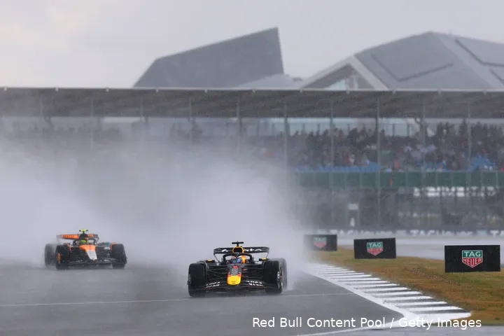 max verstappen red bull racing lando norris mclaren 2025 silverstone groot brittannie zondag race