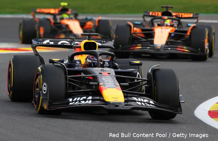 verstappen-piastri-norris-red-bull-mclaren-spa-sprintrace-6