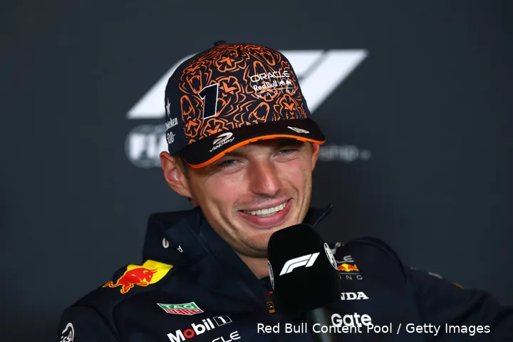 max-verstappen-red-bull-racing-donderdag-zandvoort-nederland-2025-17-lach