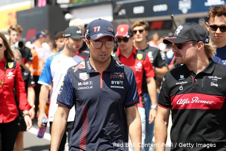 valtteri-bottas-sergio-perez-13