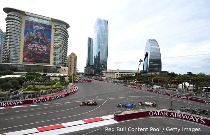 carlos-sainz-williams-liam-max-verstappen-red-bull-racing-bakoe-zondag-azerbeidzjan-2025
