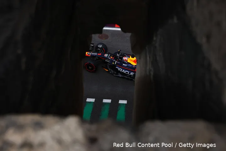 max-verstappen-red-bull-bakoe-2025-1121-rb21