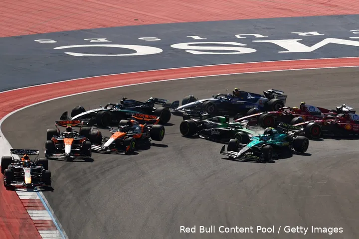 max-verstappen-lando-norris-oscar-piastri-nico-hulkenberg-fernando-alonso-red-bull-mclaren-sauber-aston-martin-austin-zaterdag