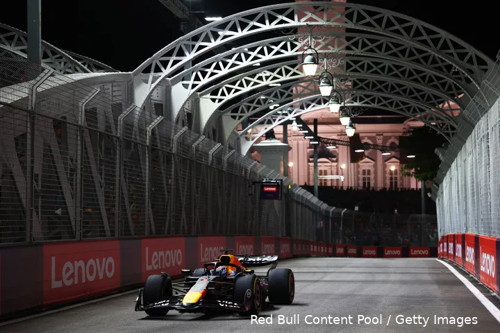 max-verstappen-red-bull-racing-rb21-singapore-vrijdag-117