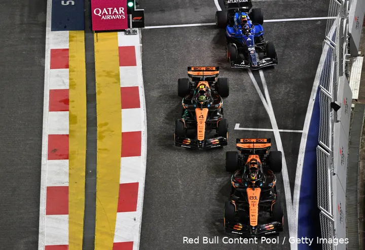 oscar-piastri-singapore-mclaren-racedag-2025-lando-norris