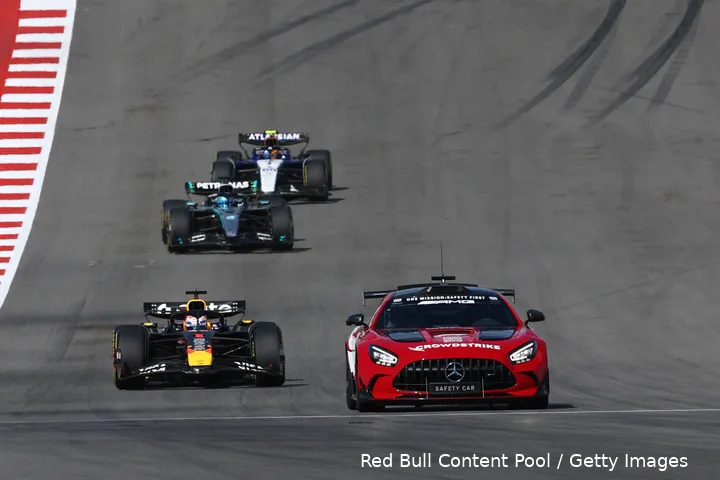 safety-car-cota-max-verstappen-george-russell-carlos-sainz