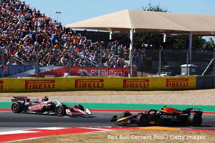 Tsunoda-Bearman-cota-crash-race-1