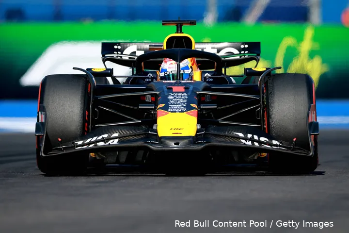 Verstappen-Red Bull-Mexico-Race-zondag-1