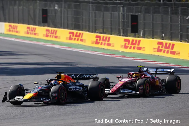 Verstappen-Red Bull-Mexico-Race-zondag-2-Hamilton