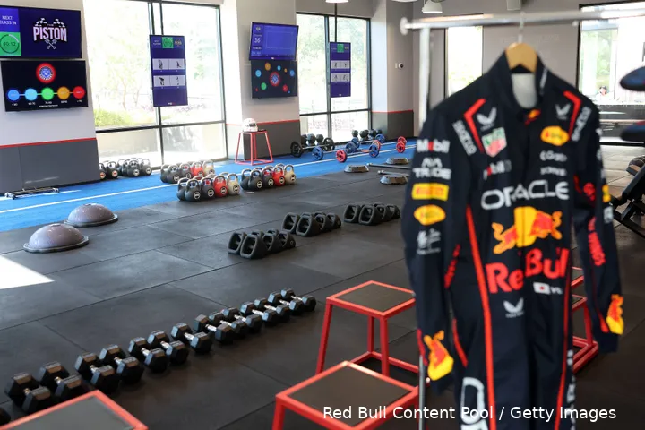 yuki-tsunoda-training-red-bull-racing-cota-2025-1-exit