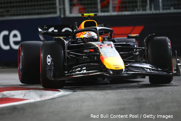 yuki-tsunoda-vrijdag-red-bull-racing-singapore-vt2