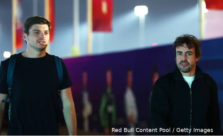 max-verstappen-red-bull-racing-donderdag-qatar-2025-12-fernando-alonso