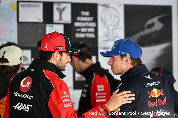 max-verstappen-red-bull-racing-esteban-ocon-haas-sao-paulo-2025-zondag