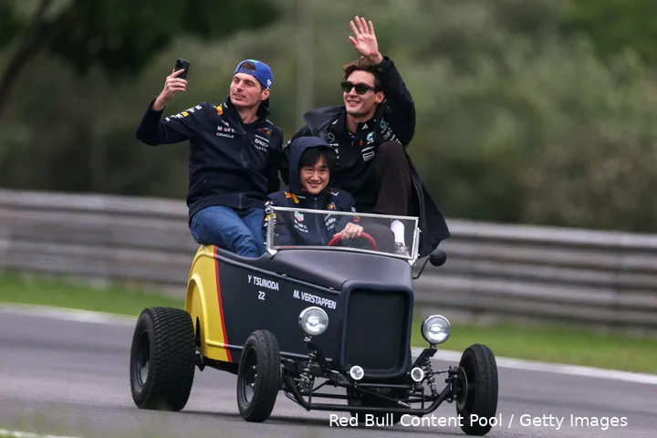 max-verstappen-yuki-tsunoda-red-bull-racing-george-russell-mercedes-sao-paulo-2025-zondag-drivers-parade