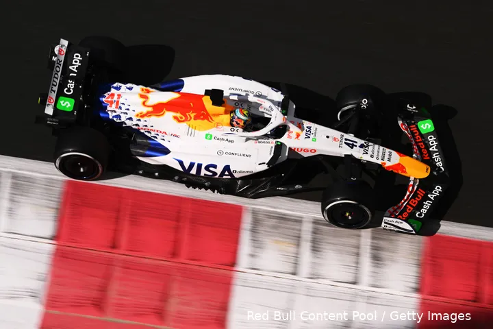 arvid-lindblad-racing-bulls-2025-abu-dhabi-15