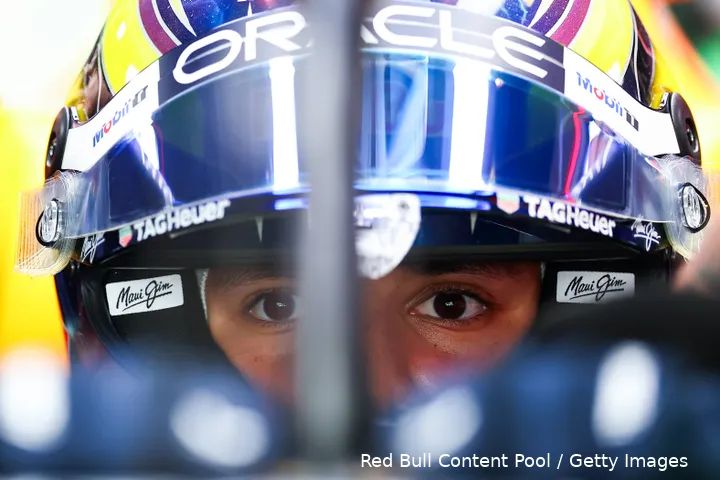 isack-hadjar-red-bull-racing-abu-dhabi-2025-test-12