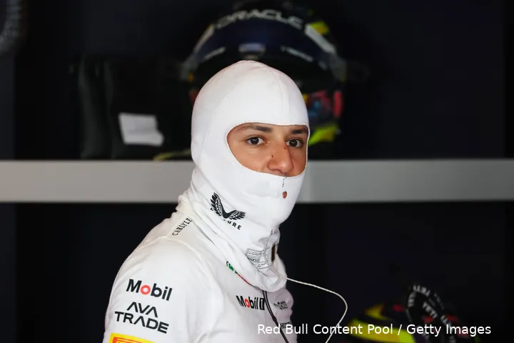 isack-hadjar-red-bull-racing-abu-dhabi-2025-test-123