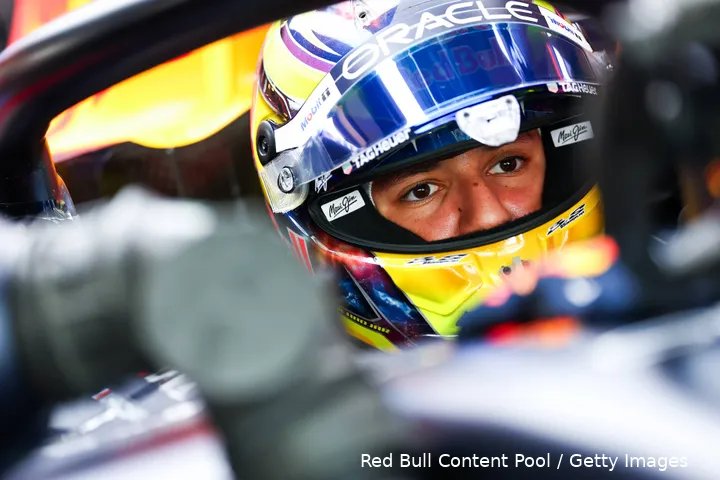 isack-hadjar-red-bull-racing-abu-dhabi-2025-test-17