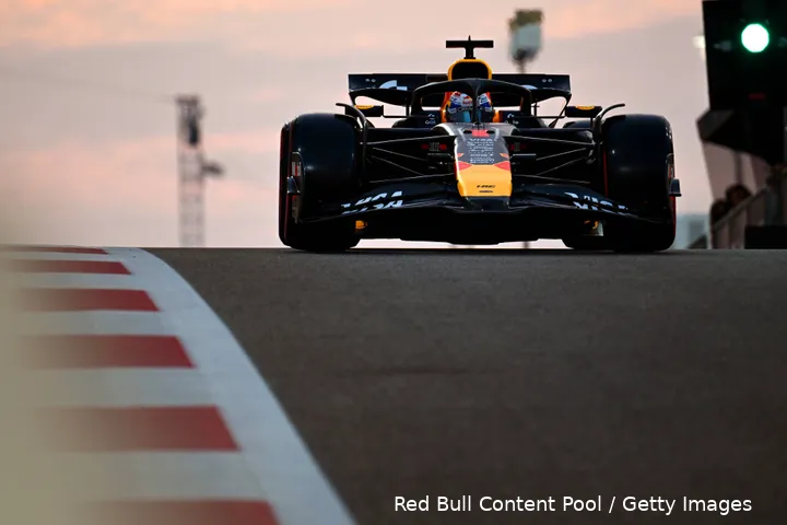 max-verstappen-red-bull-racing-abu-dhabi-vt2-18