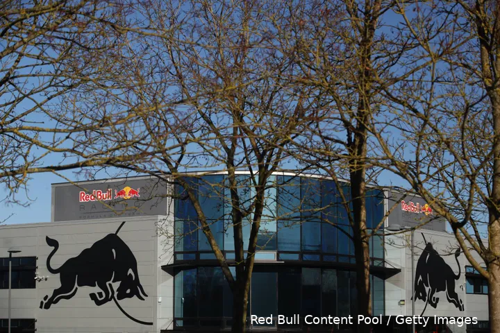 red-bull-powertrains-1-fabriek