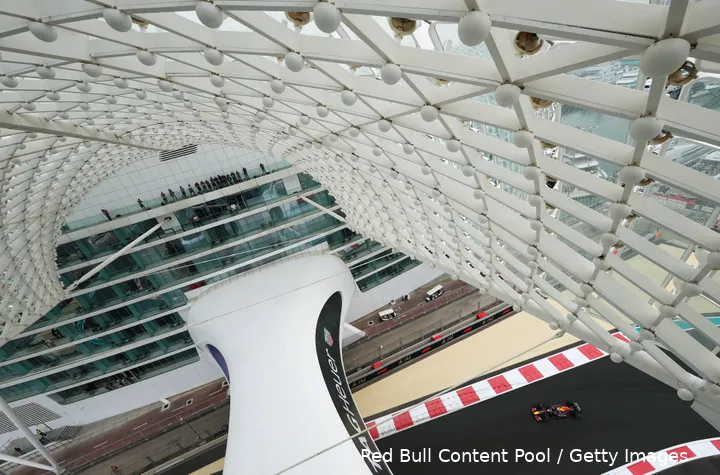 Verstappen-training-Abu Dhabi-Red Bull-9