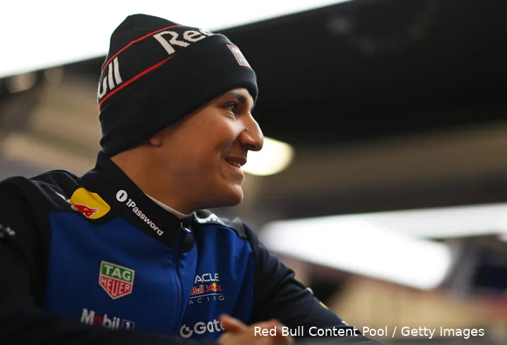 Hadjar-Shakedown-Barcelona-Red Bull-1