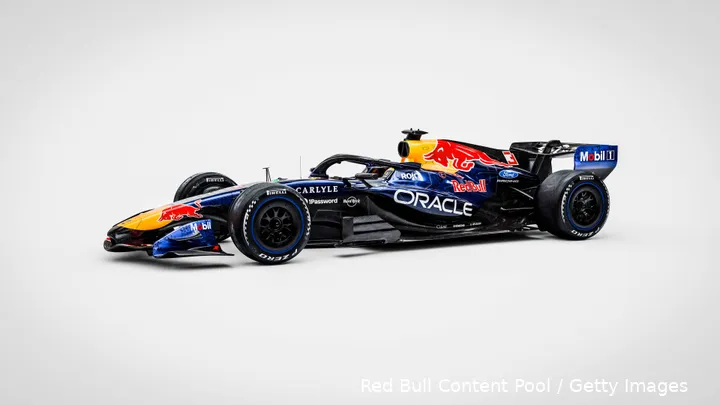 max-verstappen-red-bull-racing-rb22-14
