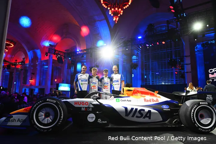 vcarb-03-vcarb03-racing-bulls-livery-reveal-1-liam-lawson-arvid-lindblad-peter-bayer-alan-permane