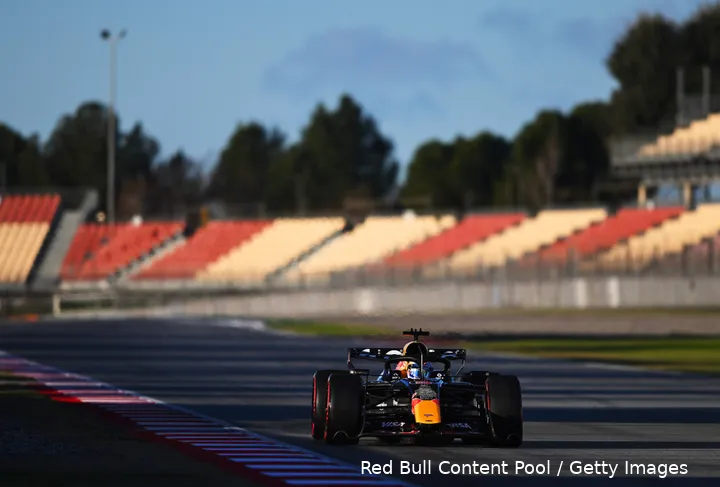 Verstappen-Red Bull-Barcelona-shakedown-2