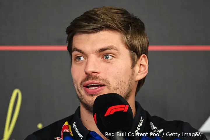 max-verstappen-red-bull-racing-bahrein-wintertest-persconferentie-15