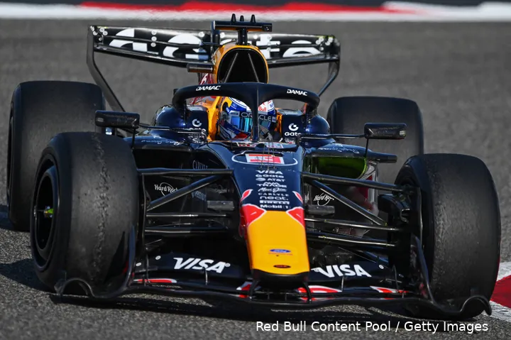 max-verstappen-red-bull-racing-wintertest-bahrein-3-3-12-rb22-132