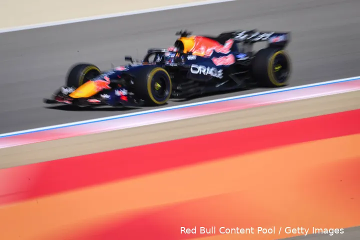 max-verstappen-red-bull-racing-wintertest-bahrein-3-3-12-rb22-14