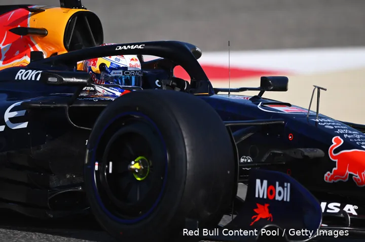 max-verstappen-red-bull-racing-wintertest-bahrein-3-3-12-rb22-144