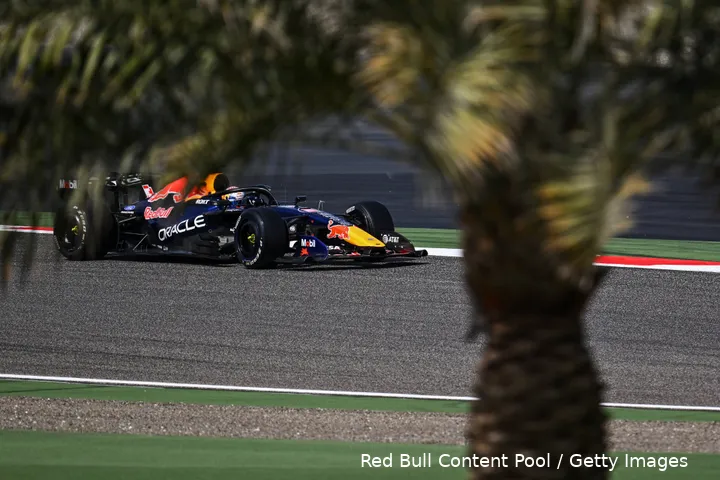 max-verstappen-red-bull-racing-wintertest-bahrein-rb22-113