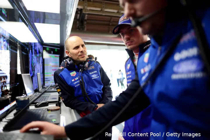 gianpiero-lambiase-max-verstappen-redbull-japan-zaterdag