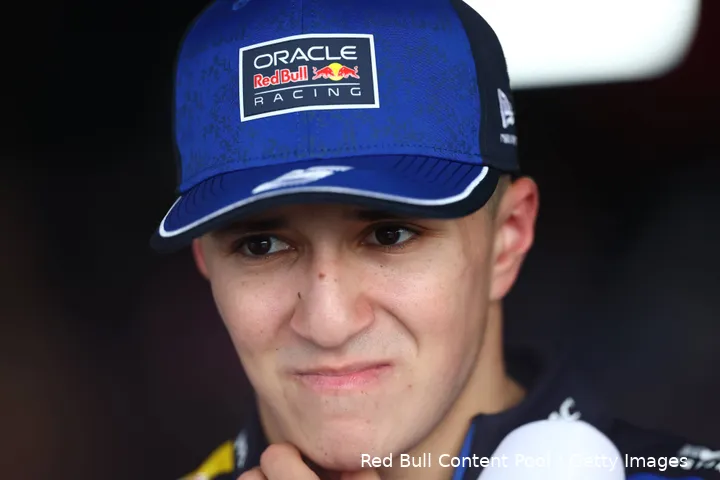 isack-hadjar-red-bull-2026-zondag-japan-race-interview-1