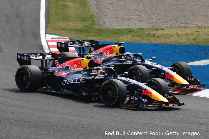 max-verstappen-isack-hadjar-red-bull-racing-2026-zondag-japan-race-start