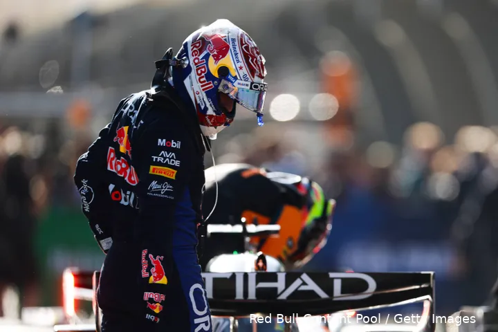 max-verstappen-red-bull-racing-china-12-oscar-piastri