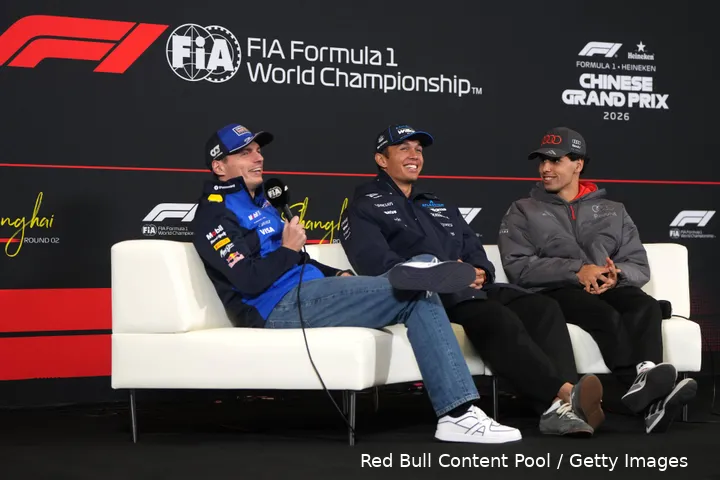 max-verstappen-red-bull-racing-china-donderdag-2026-1-gabriel-bortoleto-alexander-albon-14