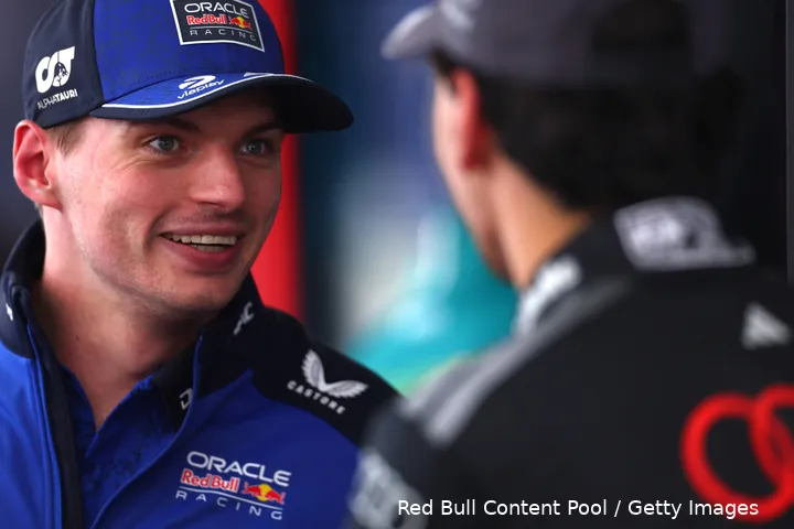 max-verstappen-red-bull-racing-china-sprintrace-1-gabriel-bortoleto