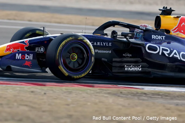 max-verstappen-red-bull-racing-china-vrijdag-5-rb22-16