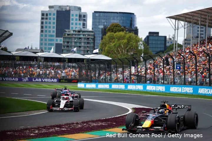 max-verstappen-red-bull-racing-rb22-australië-grand-prix-17-oliver-bearman-pierre-gasly