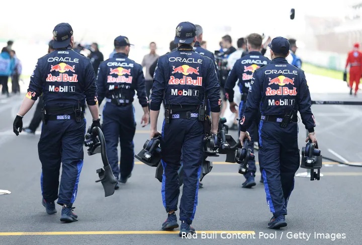 monteurs-red-bull-racing-2026-china-15
