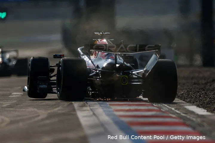 overstuur-max-verstappen-red-bull-racing-china-vrijdag-5-rb22-113