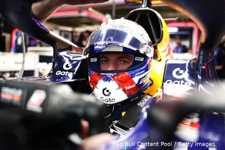 max-verstappen-rb22-red-bull-racing-2026-kwalificatie-zaterdag-canada-helm